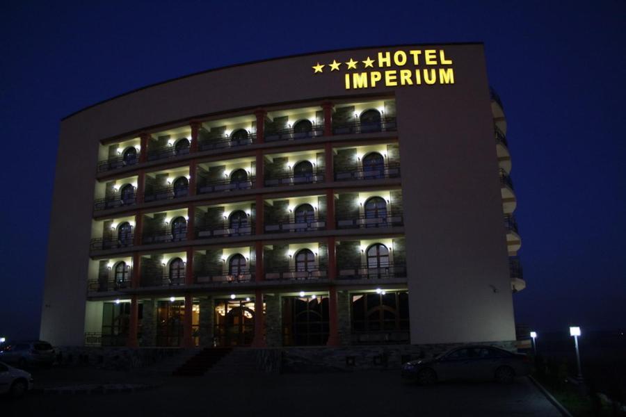 Hotel Imperium Сучеава Екстериор снимка