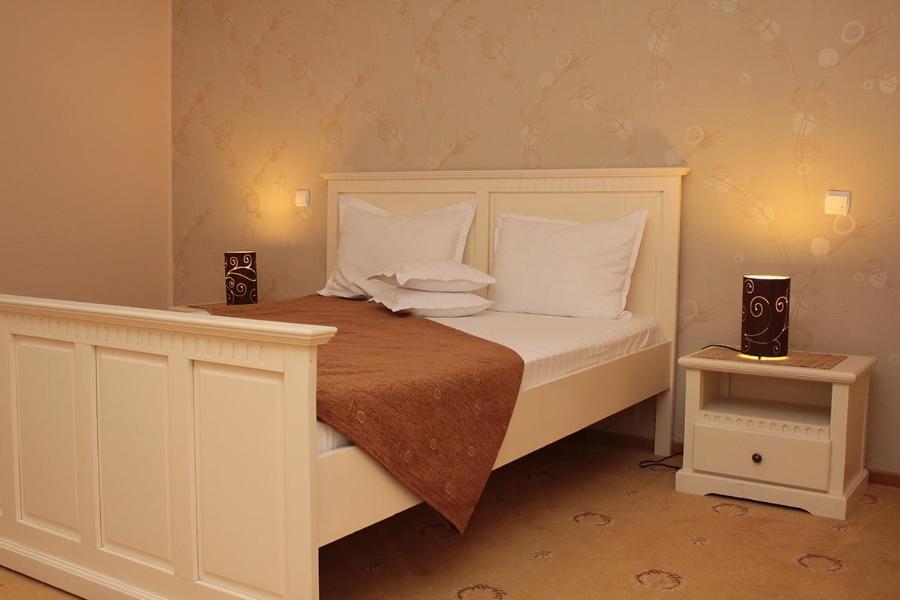 Hotel Imperium Сучеава Екстериор снимка